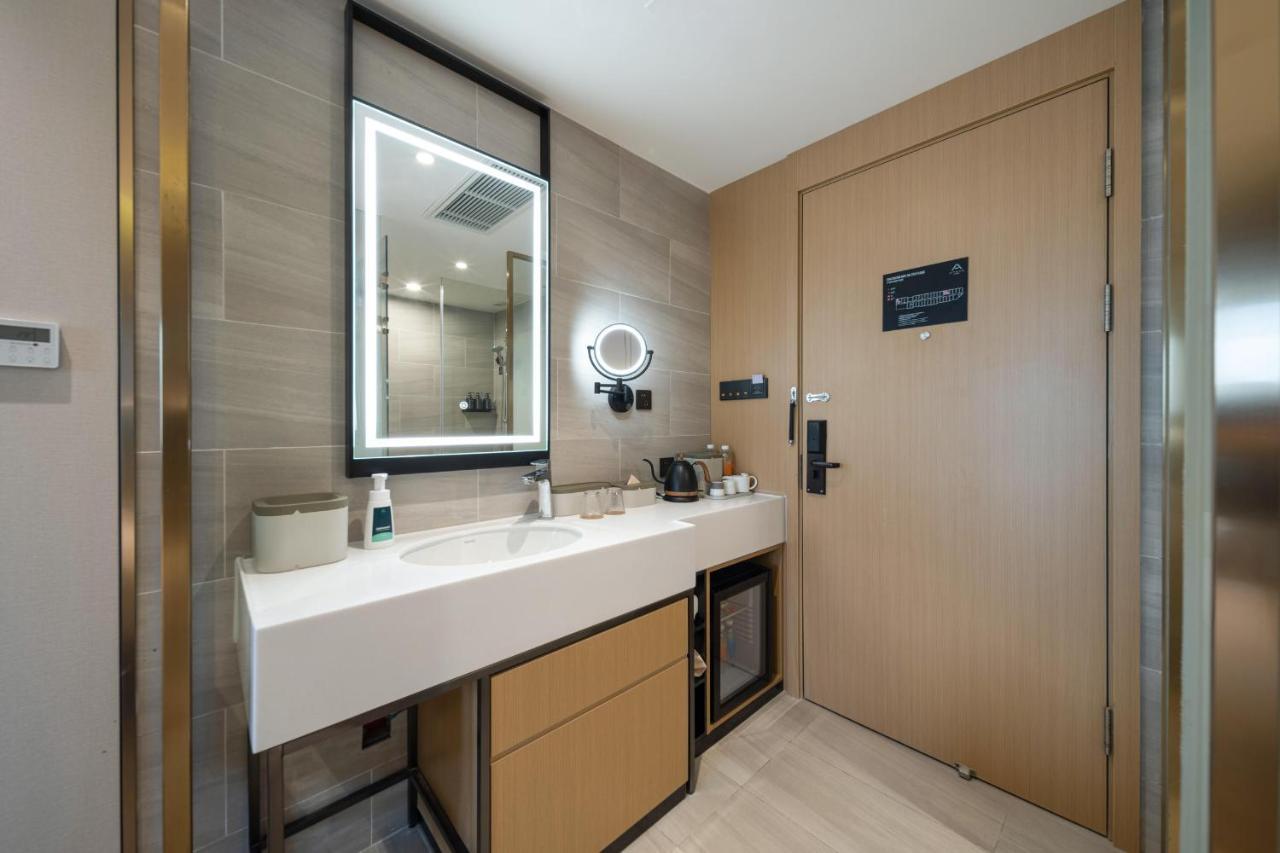 Atour Wujiaochang West Yingao Road Station Hotel