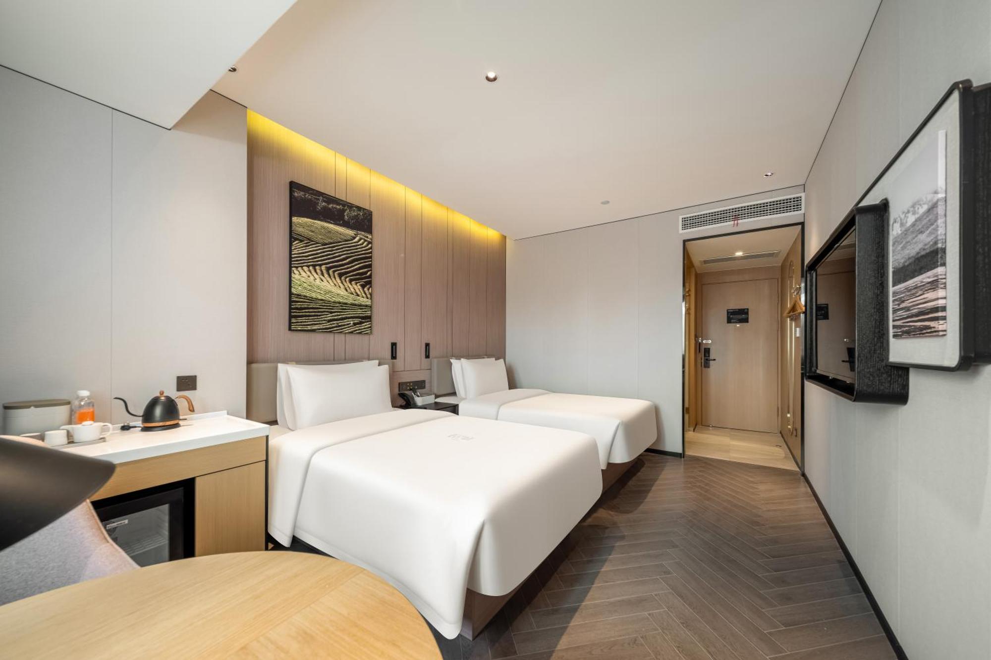 Atour Wujiaochang West Yingao Road Station Hotel